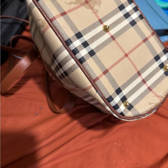 Burberry Classic Checkered Tote Bag with Brown Accents - Picture 7 of 11